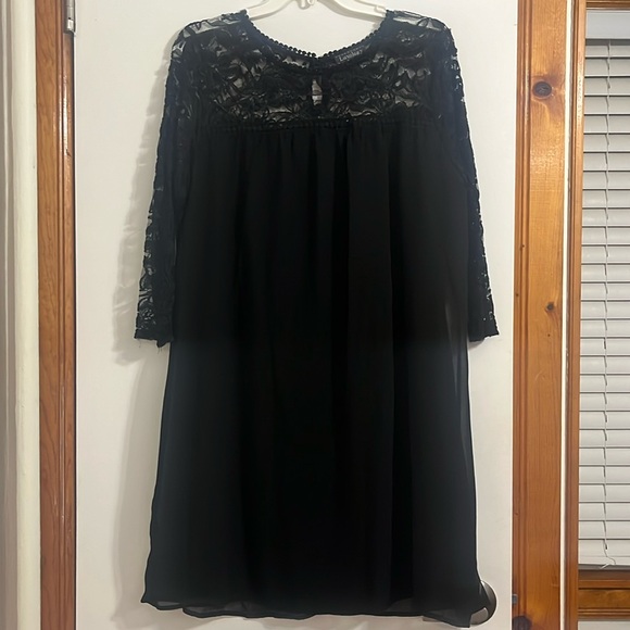 Luxology Dresses & Skirts - Luxology Womens Black Lace and Sheer lined three quarter sleeves Dress Size 14
